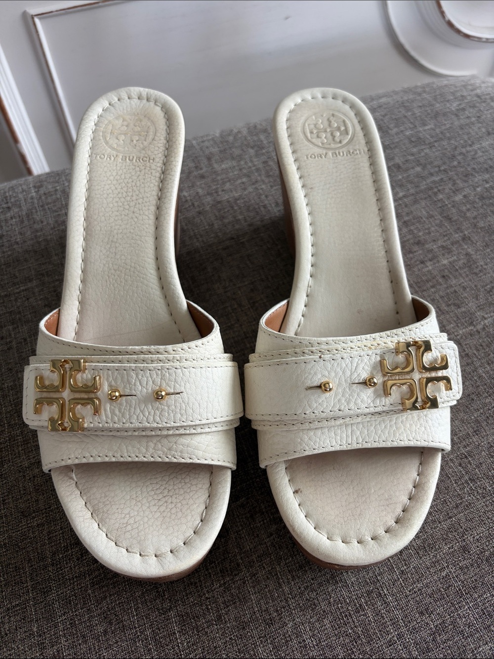 Tory Burch Cream Leather Slide Mules with Gold Logo Hardware size 9.5